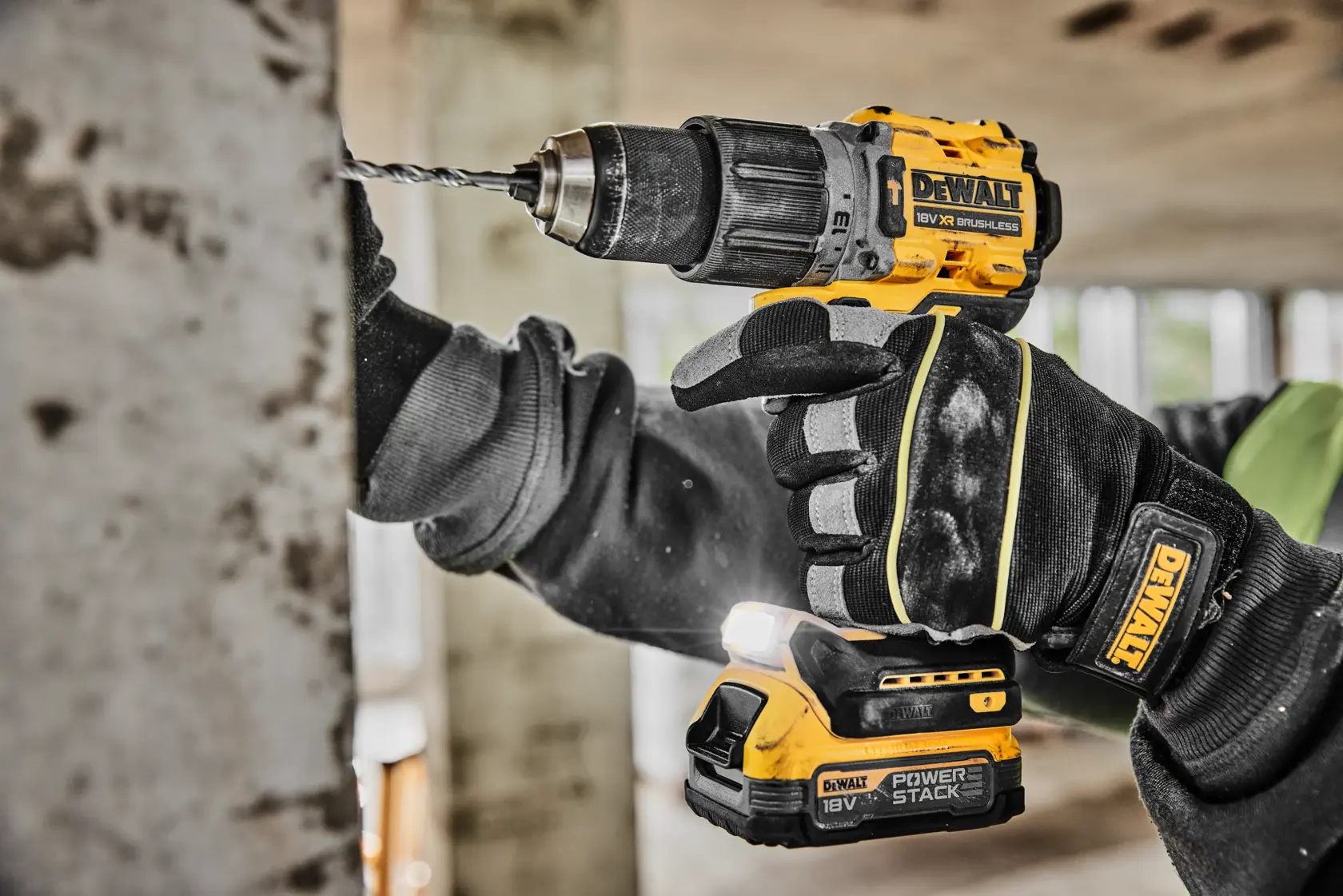 18V XR Brushless Visseuse/perceuse à percussion compacte