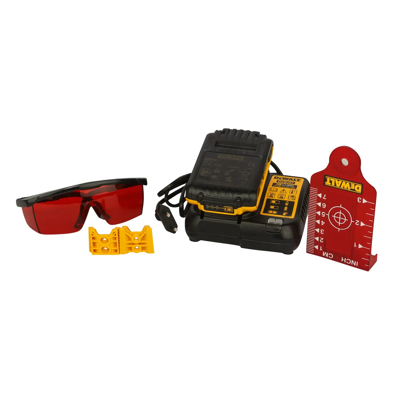Kit de fotografía DEWALT con cargador, gafas rojas, soportes amarillos y tarjeta de objetivo en fondo blanco.