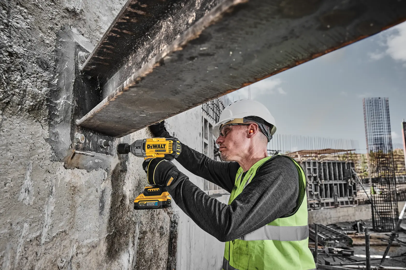 Boulonneuse ½" XR 18V 5Ah Li-Ion Brushless 1396 Nm - Jonc de sécurité - POWERSTACK™