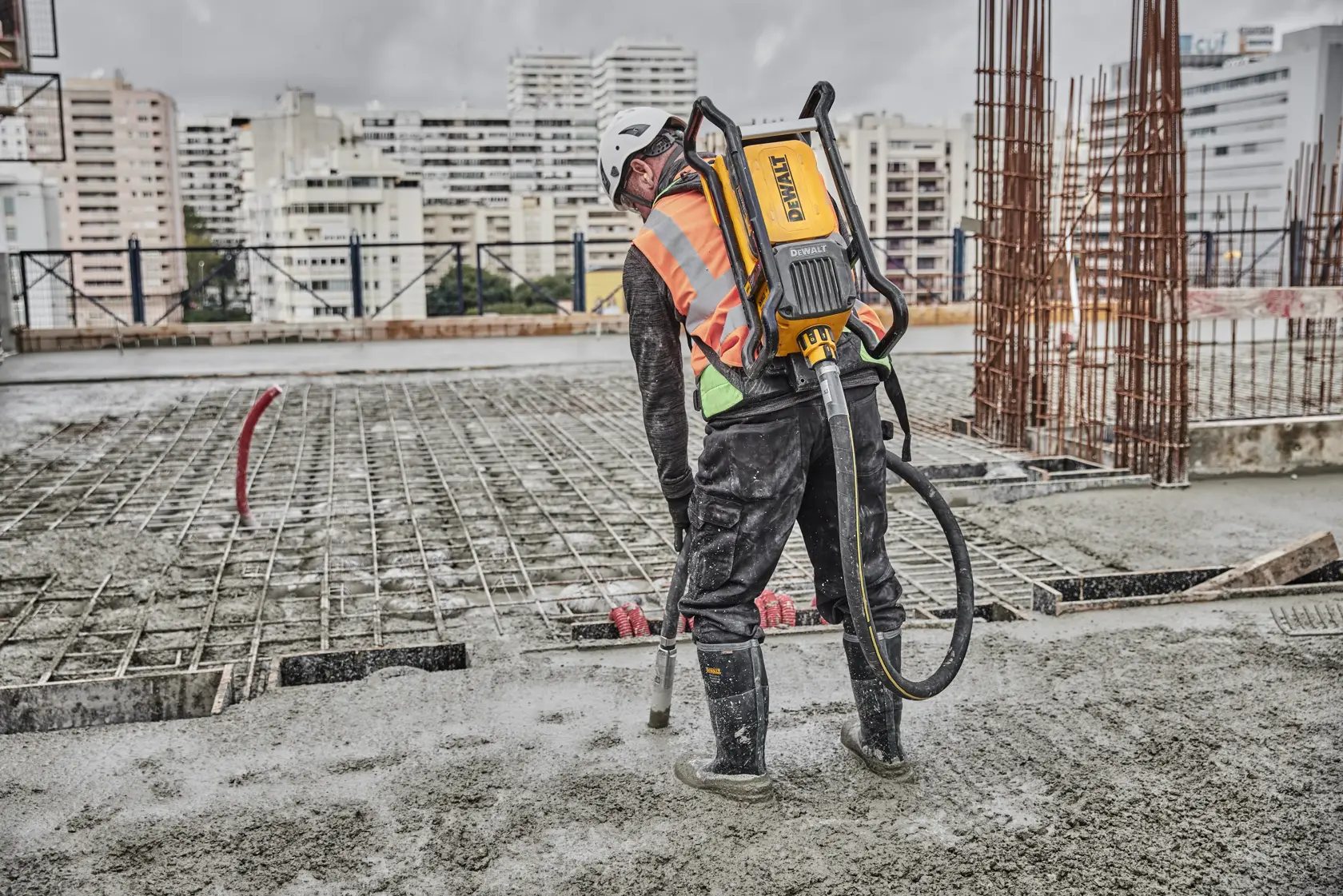 DEWALT® POWERSHIFT™ Aiguille Vibrante