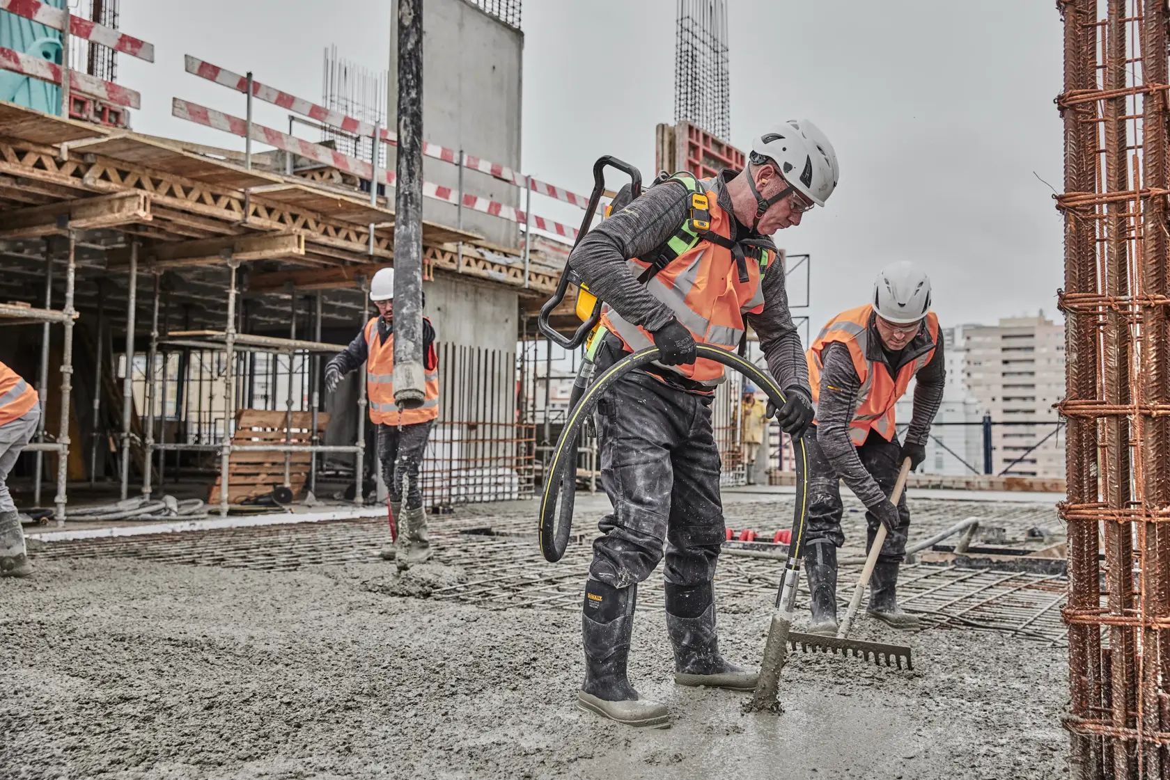 DEWALT® POWERSHIFT™ Aiguille Vibrante