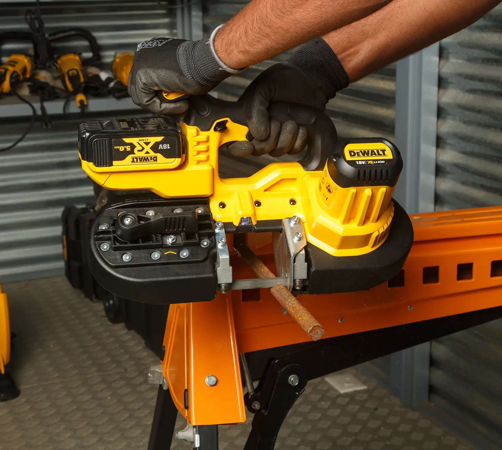18V XR Scie à ruban - sans accu ni chargeur