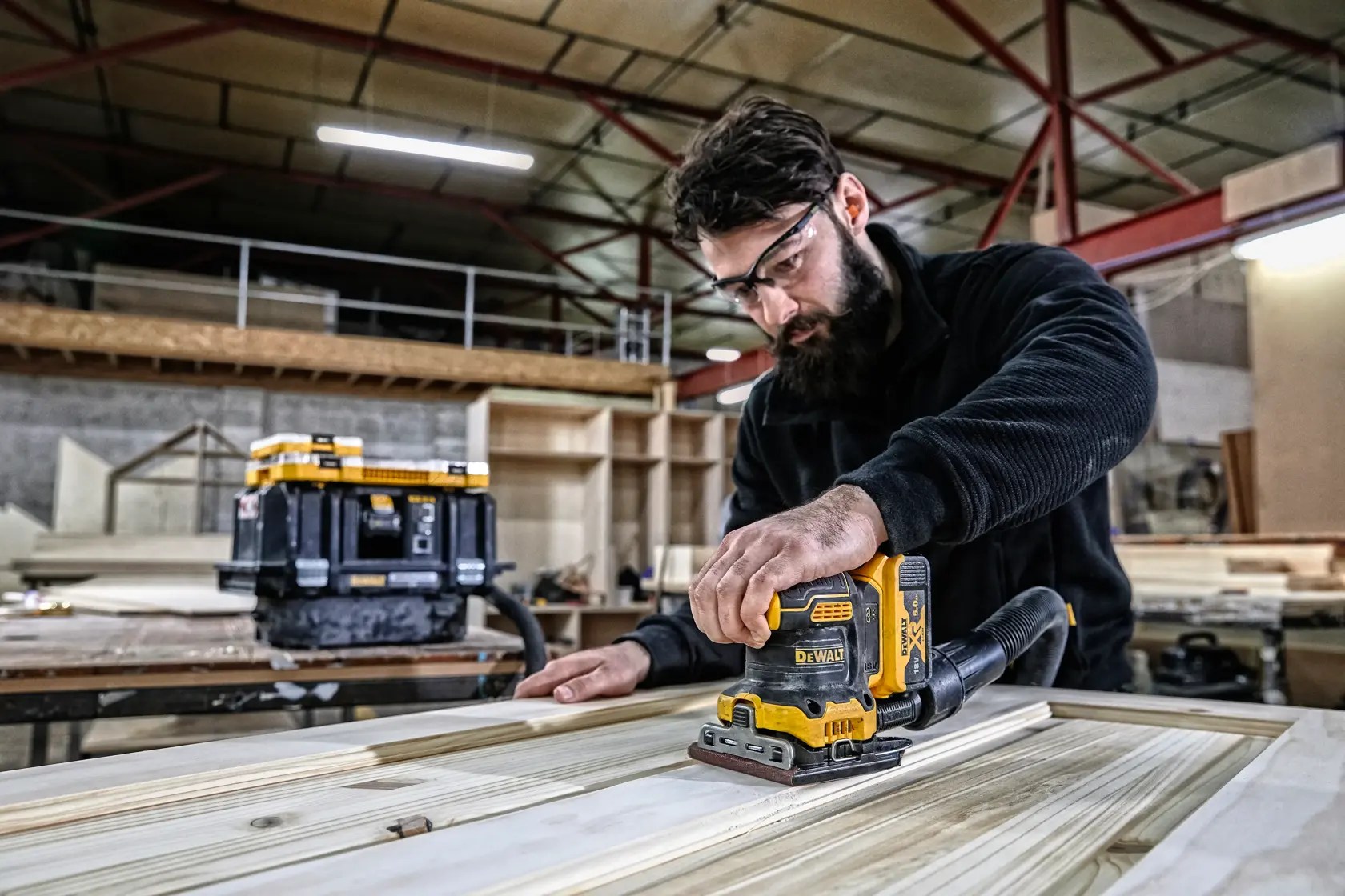 18V XR Brushless Ponceuse vibrante 1/4 de feuille 2x 5.0Ah en TSTAK®